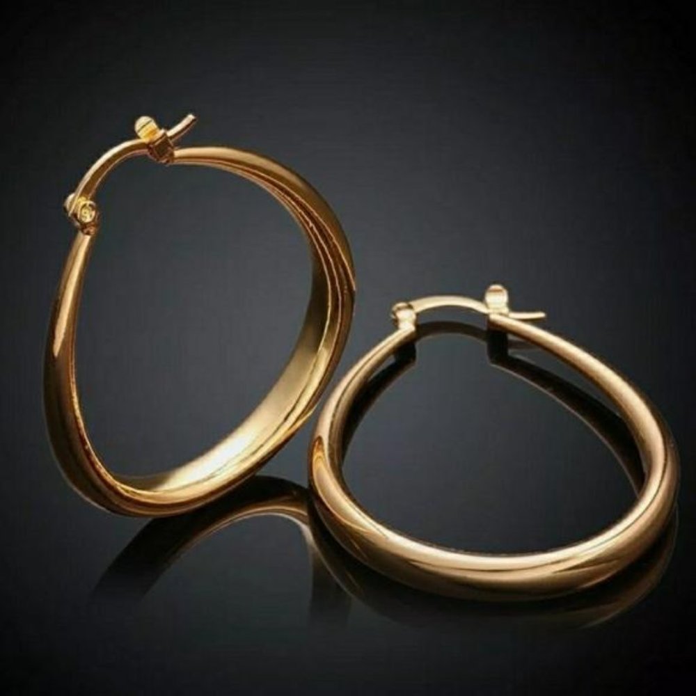 18K GOLD OVAL HOOPS, NICE EARRINGS, CUTE EARRINGS. - Picture 2 of 3